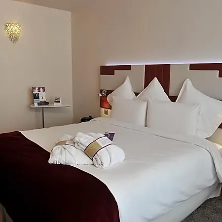 Отель Mercure Opera Faubourg Montmartre 4*