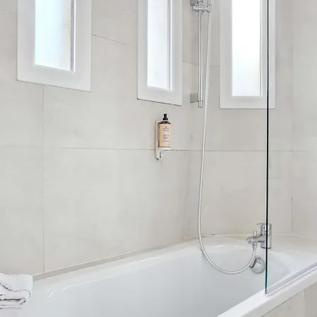 Отель Mercure Opera Faubourg Montmartre Париж