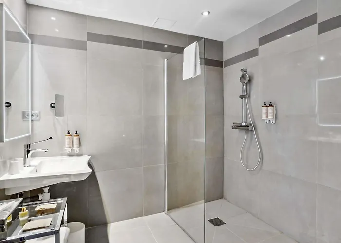 Hotel Mercure Opera Faubourg Montmartre Paris